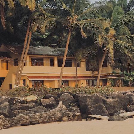 Kizhunna Rock Beach House 坎努尔 外观 照片