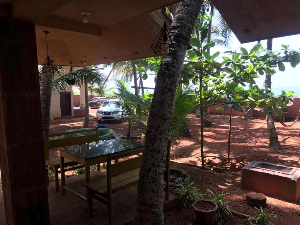 Kizhunna Rock Beach House 坎努尔 外观 照片