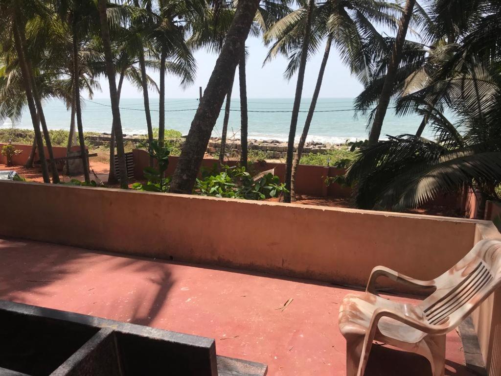 Kizhunna Rock Beach House 坎努尔 外观 照片
