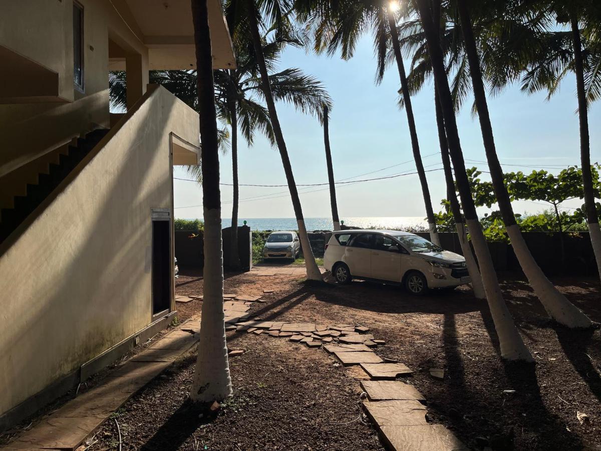 Kizhunna Rock Beach House 坎努尔 外观 照片